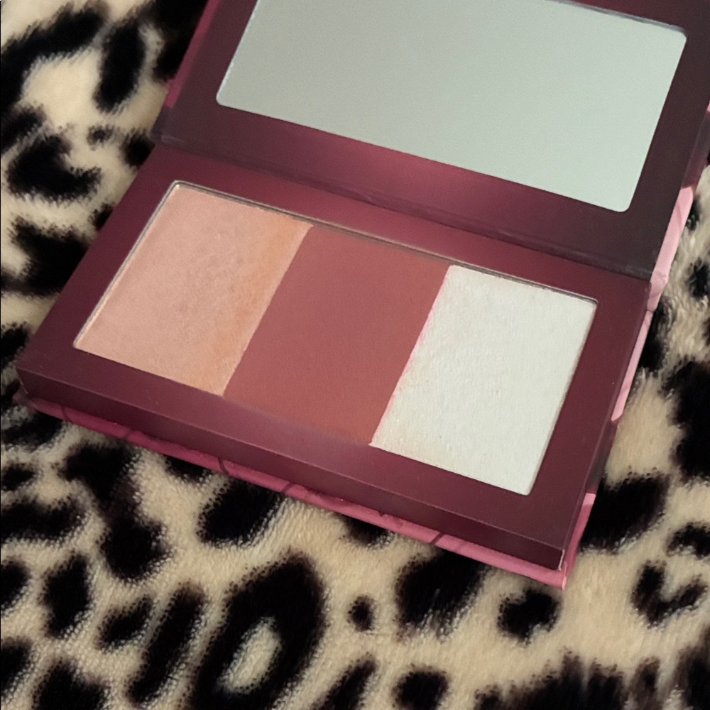 🍒 Urban Decay Naked Cherry Highlight & Blush Palette 🍒